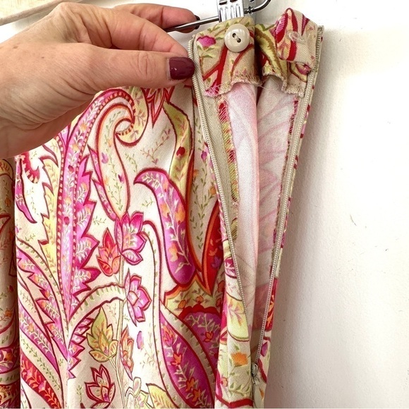 Talbots skirt, a-line, mini length, floral  botanical print, lightweight - Picture 3 of 8